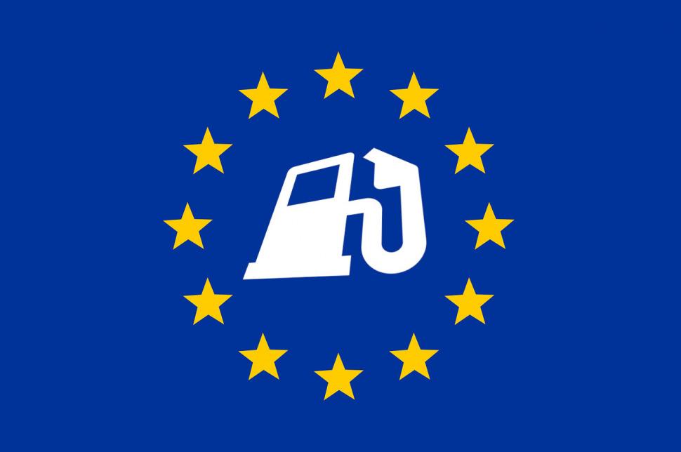 Flagge der EU mit Tanksymbol in der Mitte